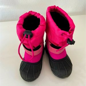 Girls Columbia Snow Boots - Size 8